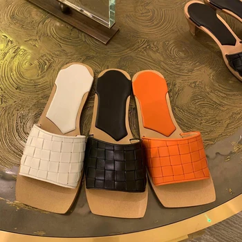 

2020 American style Wearing Square-headed Leather Women Slippers Fashion Square Sole Slides Desgine Women shoe