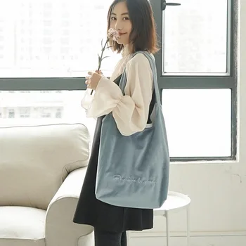 

New Embroidered Women's Handbag Stoad for Students with One-shoulder Cloth