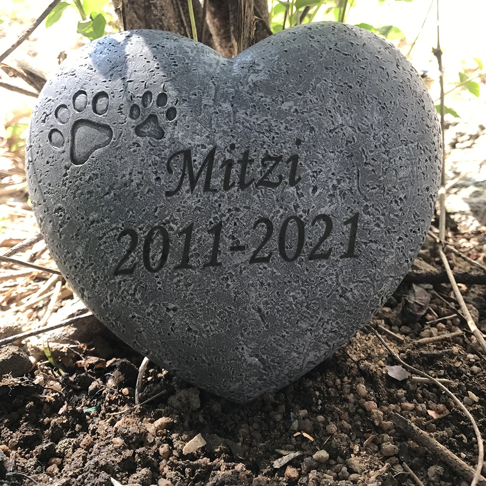 Engraving Heart-Shaped Pebbles Pet Memorial Resin Stone For Perfect Gorgeous Unique Pet Gift Ideas