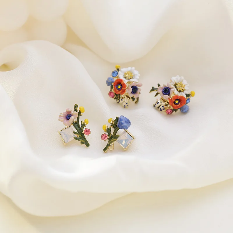 Retro Colorful Enamel Flower Earrings 2020 Vintage Gold Color Alloy Multi Flowers Glass Small Stud Earrings Statement Jewelry