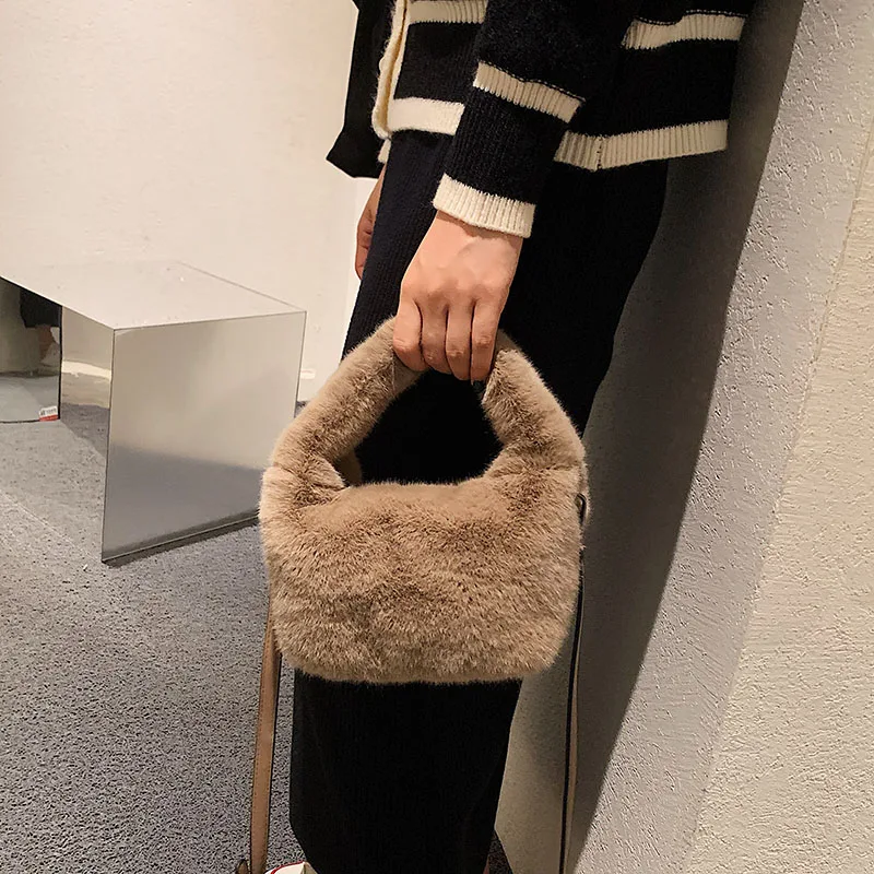 

Fashion New Winter Women Faux Fur Cross body Bag High Quality Bag Lady's Handbag Elegant Winter Cute Shoulder Tote Bags