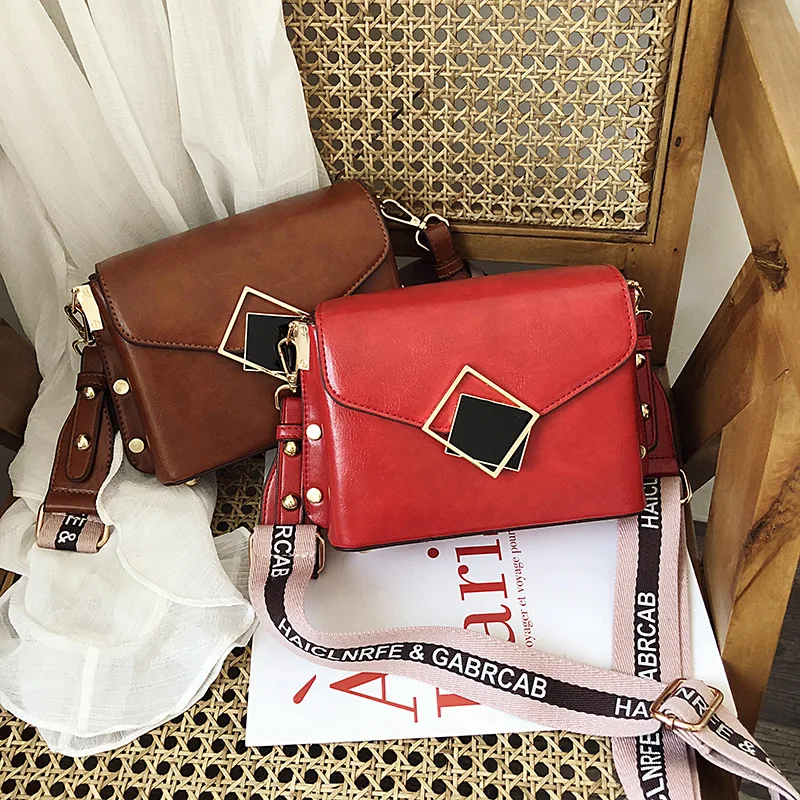 

Hong Kong Style Retro Small Bag Women's 2019 Autumn And Winter New Style Fashion Versatile Fashion Shoulder Bag Wide Strap Shoul