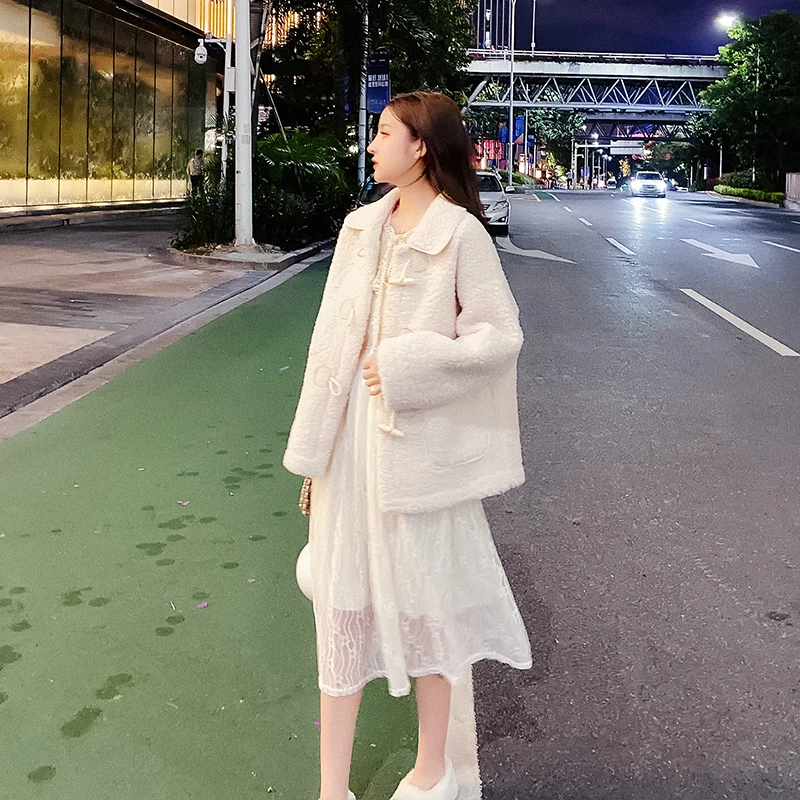 Winter High Quality Women Fur Coat Loose Lapel OverCoat Thick Warm Long Sleeve Female Outerwear Fur Jacket Coat Faux Fur Coat