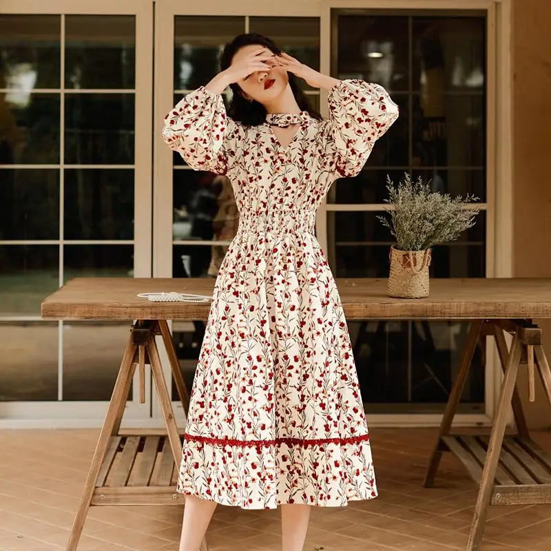 Make the cochineal chamois cloth with soft nap, autumn and winter thick dress beige corduroy girls retro floral dress