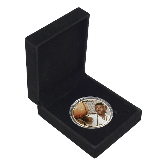 The King of Football Pele Gold Plated Commemorative Coin Set with Coin Holder Football Challenge Coins Souvenir Gift style 13