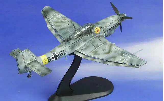 Хобби мастер Junkers Ju-87D Stuka Luftwaffe 2 StG Immelmann T6 + GL Первомайск Украина января 1944 1/72 литье