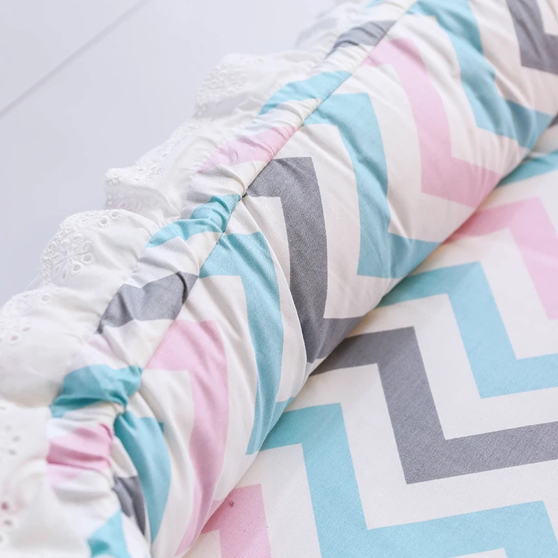 Portable Baby Bed Foldable Infant Travel Bed Soft Comfortable Pillow Newborn Nest Multifunction Baby Cot Cradle Baby Crib