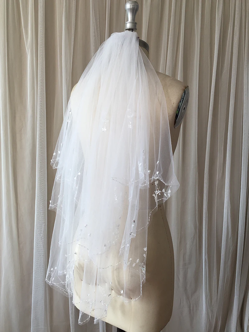 Elegant Women Wedding Veil With Crystal Edge 2 Layers Short Bridal Veil Comb Together Elegant Women Wedding Veil With Crystal Edge 2 Layers Short Bridal Veil Comb Together