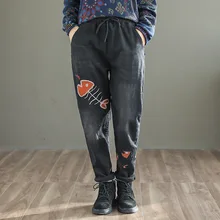 Зимние джинсы Для женщин штаны с эластичной резинкой на талии Свободные флисовые джинсовые штаны Новая женская обувь в стиле пэчворк из вышивка Повседневное брюки, подходящие для любого размера