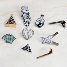 Clásico Vintage Metal Pins Origami juego Rosa ataúd araña Web combina con broches insignias esmalte Pins joyería regalos para amigos