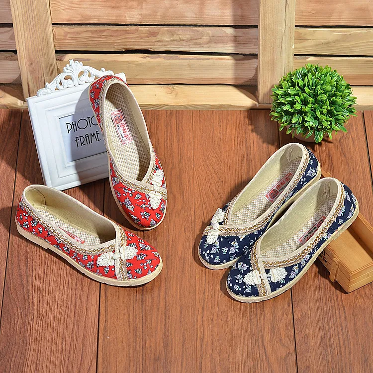 

New Style Heat-Women's Embroidery Shoes National Wind Flat with Cloth Shoes Mom Shoes Walking Shoes