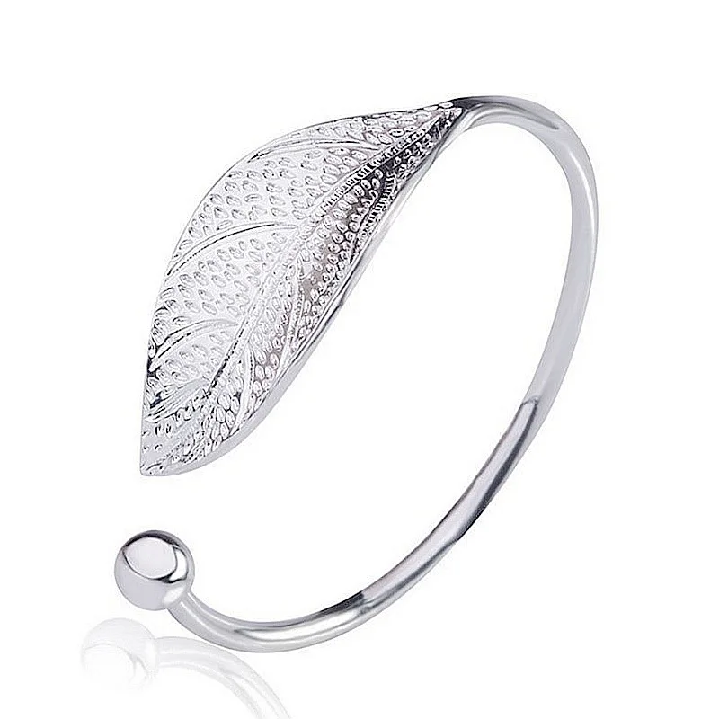 

VOHE Explosive Craft Jewelry Small Fresh Fashion Silver Jewelry Gift Leaf Bracelet Creative Opening Leaf Bracelet Woman