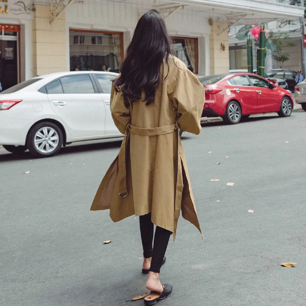 

Photo Shoot CHIC Irregular Slit Hemline at Hem Stand Collar Trench Coat Elegant da deng long xiu Waist Hugging Lace-up Khaki Coa