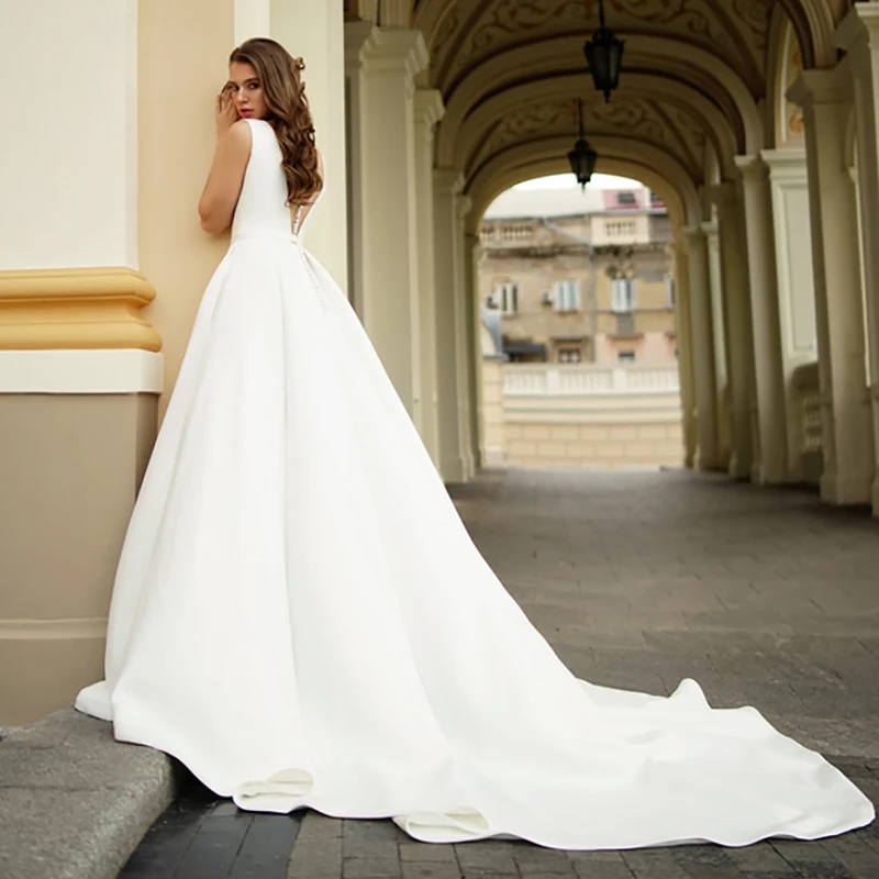 

Verngo A line Wedding Dress Ivory Stain Weeding Dresses Long Sleeves Elegant Backless Wedding Gown Bride Dress Vestido De Noiva