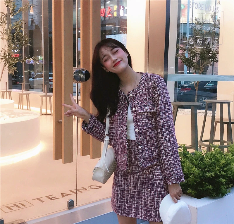 

2019 Autumn Winter Elegant Women Tweed Two Piece Set White Striped Wool Tassel Jacket Crop Coat + Bodycon Buttons Mini Skirt Set