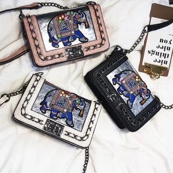 

Personality simple chain small bag female 2020 new embroidered small square bag retro diamond studded shoulder bag