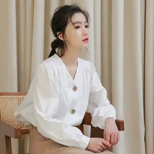 Concise French Shirts Women Spring V-neck Loose Blouse And Tops Pleat Cotton Long Sleeve Shirt Female Casual White Buttons Shirt Concise French Shirts Women Spring V-neck Loose Blouse And Tops Pleat Cotton Long Sleeve Shirt Female Casual White Buttons Shirt