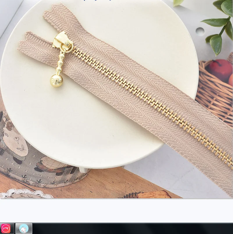 Set of 5 Gold Metal Zippers in Various Lengths for Sewing and Craft Projects