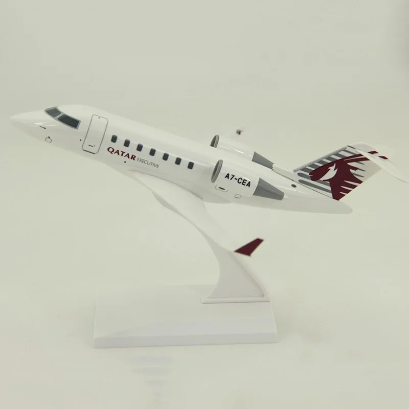 

28CM 1:100 QATAR Business Jet Airplane Gulfstream G605 Aircraft Model Diecast Plastic Alloy Plane With Base F Display Collection