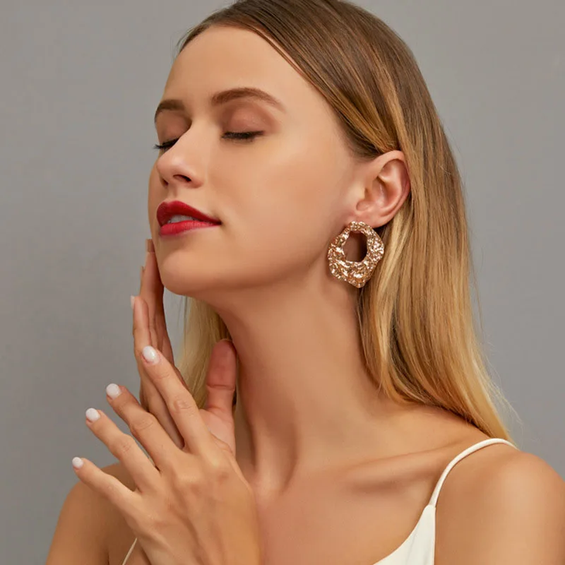 

SELEXIA New Style Ear Stud Cool Exaggerated Irregular Texture Geometric Earrings Normcore Style Pleated Hollow Ear Stud