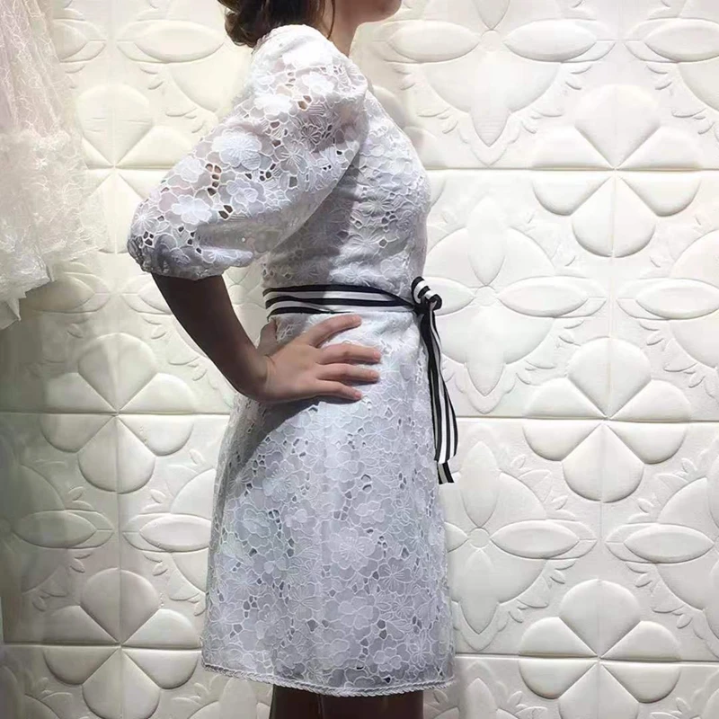 Весеннее модное Белое Женское офисное платье, Короткое мини-платье с цветами, Осеннее Бандажное платье с рукавами-фонариками