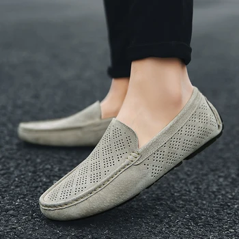 

Men Loafers Soft Moccasins Autumn Winter Genuine Leather Shoes Men Warm Fur Plush Flats Gommino Slip On Driving Shoes