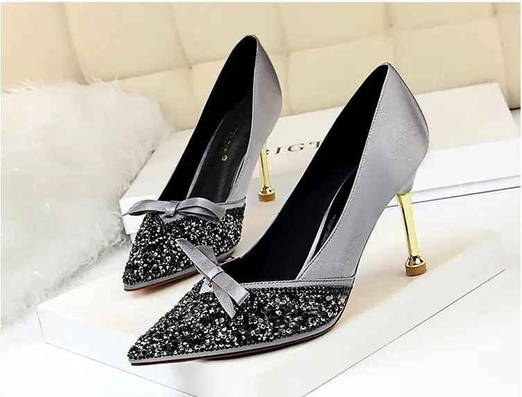 

2020 New Spring Women Pumps High Thin Heels Pointed Toe Metal Decoration Sexy bowknot Wedding Women Shoes Gold High Heels
