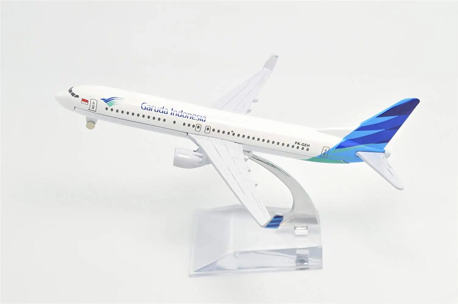 Династия TANG (TM) 1:400 16 см Боинг B737 Garuda Индонезия строительная планета|Вертолеты