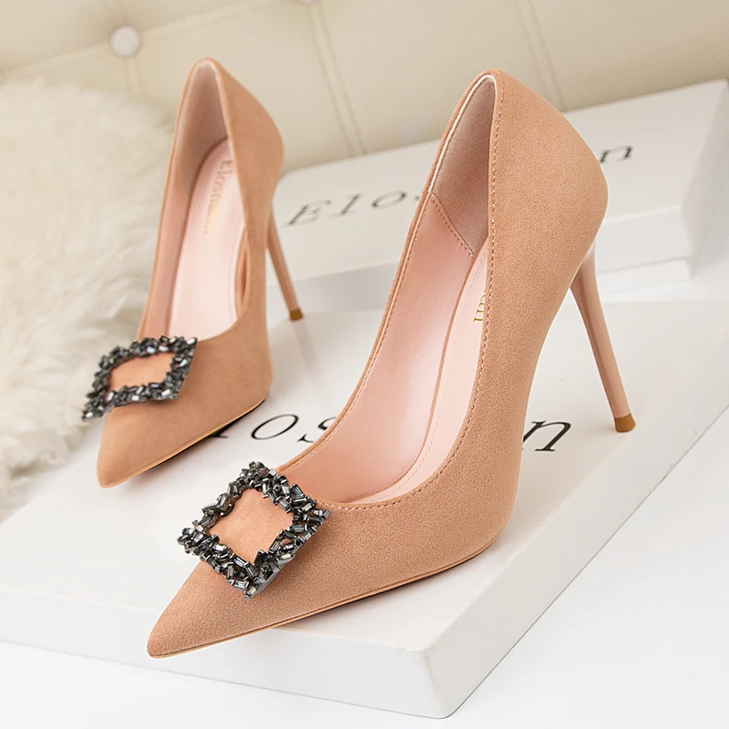 Fashion Women Pumps 2021 New Transparent Crystal High Heels Sexy Pointed Toe Slip-on Wedding Party Shoes for Lady Plus Size