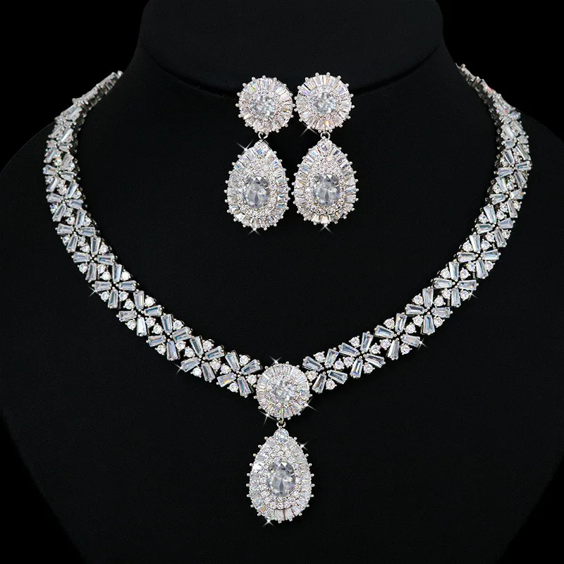 Luxurious Wedding Jewelry Sets Classic Zircon Water Drop Pendant Necklace Two-Piece Set Ear Clip-type Non-pierced Earrings Set 1