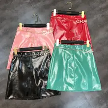 Новая Осенняя юбка из лакированной кожи с буквенным поясом, цвет цепочки