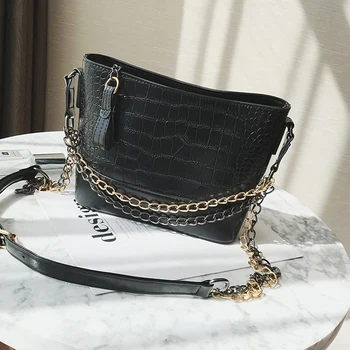 

Women's bag 2019 new popular Messenger bag small fragrance bag female bag wild net red bucket bag fashion chain bag