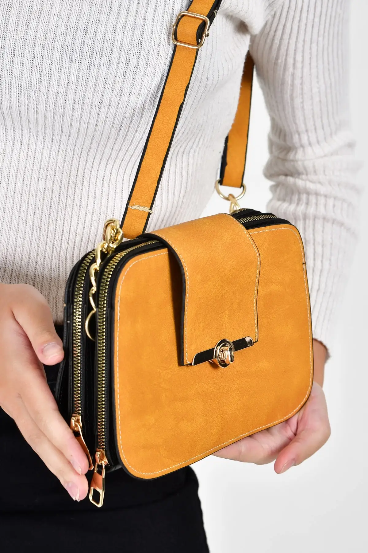 

Yellow Women 'S Semi Chain Strap Lock Detailed Shoulder Bag Pu Leather High Quality Luxury Bag Crossbody 2021 Trend Fashion Designer Style