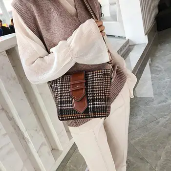 

Bucket Shoulder Bag Ladies Belt Woolen Buckle Double Pocket Crossbody Bag Fashion Classic Retro Wide Strap Shoulder Bag