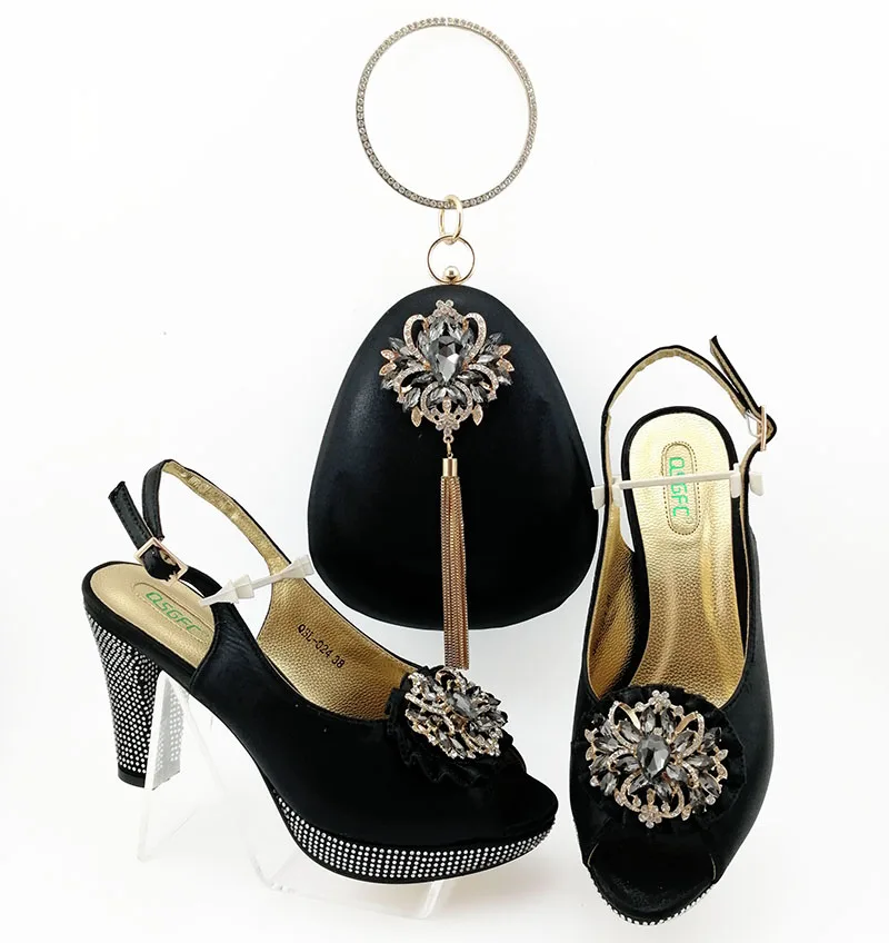 QSL024 BLACK SIZE 38-43 HEEL 10CM 1.1KG 215RMB