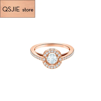 

High quality SWA, sparkling crystal. Fashionable lady's ring
