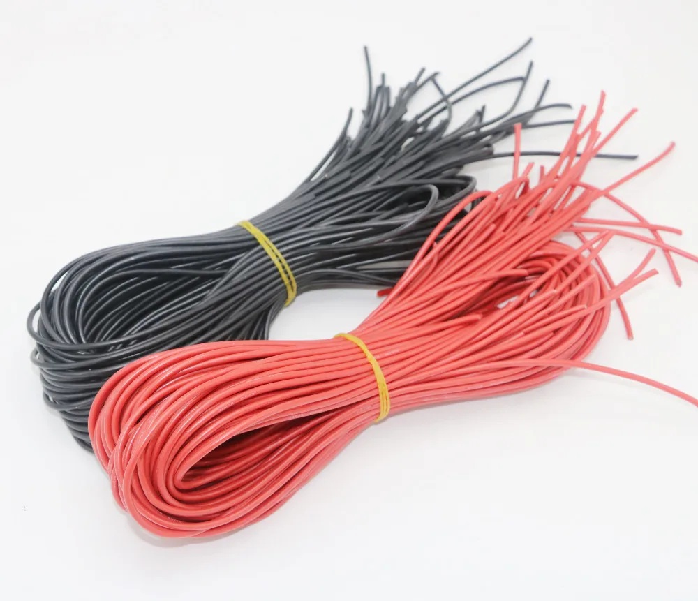 Câbles silicone 12 AWG 1m pour batterie RC jaunes, disposés en parallèle pour montrer leur flexibilité.