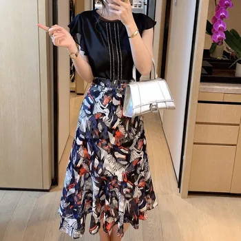 

Runway Stitching Bright Silk Flying Sleeves Black Top Bohemian Retro Print Flowers Skirt Two-Piece Suit Women'S New High-Quality