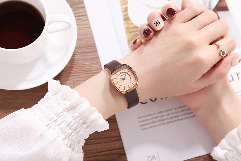 New Women Fashion Casual Leather Strap Bracelet Watches Ladies White Romantic Black Cool Time Girl Pretty Love Watch Teen Gift