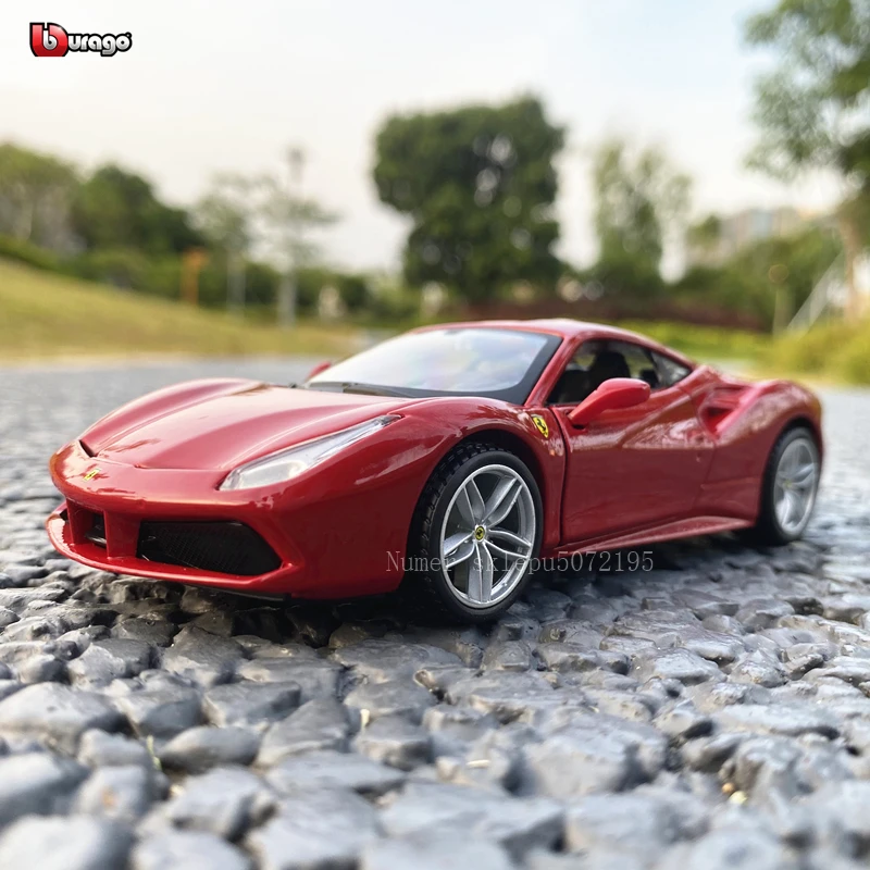 

Акриловая витрина Bburago серии Ferrari 488 GTB в масштабе 1:32, модель автомобиля для ралли, модель автомобиля из сплава, коллекционная игрушка в подарок