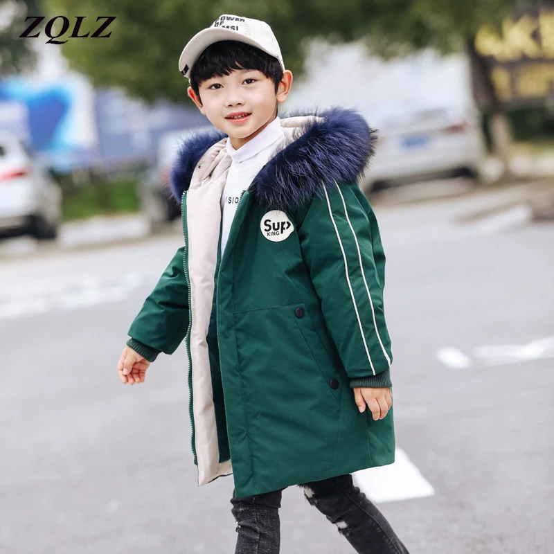 ZQLZ/детская теплая зимняя куртка на утином пуху г. Новая плотная свободная зимняя одежда с капюшоном и мехом енота для мальчиков верхняя одежда, детское пальто