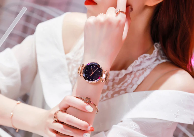 Дропшиппинг Роскошные сетки Магнит пряжка Звездное повседневные часы для женщин Мода синий фиолетовый, черный и розовый