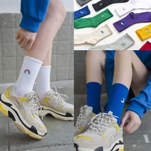 Outono e inverno novas meias de algodão bordado meias médias meias femininas meias altas meias femininas meias