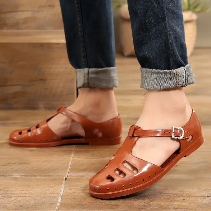 Ouderwetse Plastic Sandalen Nostalgische Retro Rubber Peking Leger Varken  Kooi Schoen Tip Bevrijding Poreuze Schoenen Midden Aged strand Su|Sandalen  voor Mannen| - AliExpress