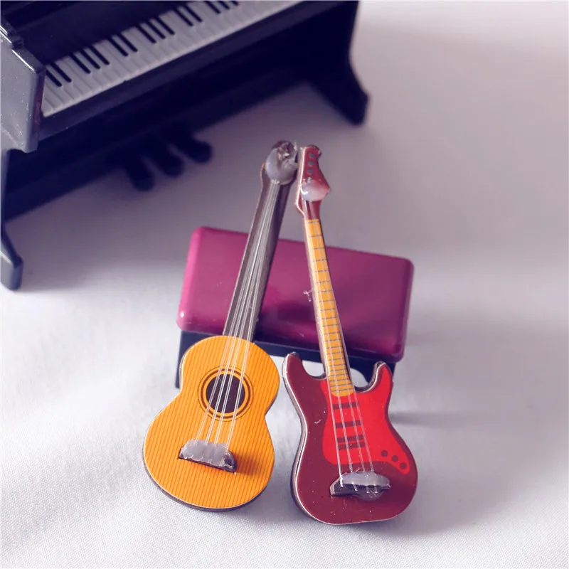 Wholesale Cute Figurines 112 Dollhouse Miniature Mini Classic Guitar Model Toy Instrument Home
