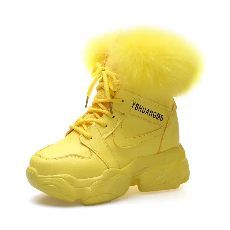 tenis com salto dentro