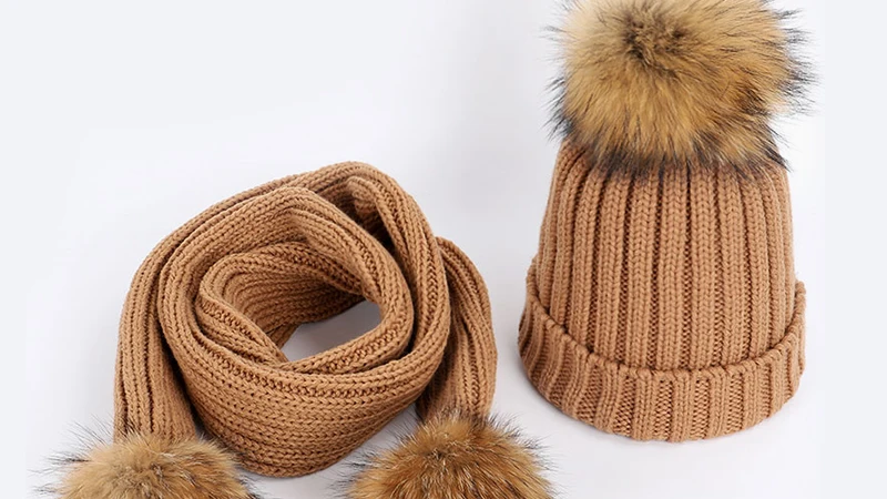 2019 Модные женские помпон из меха енота вязаные шапочки наборы шарф шапка высокого качества мягкие шапки зимние тёплые шарфы женские