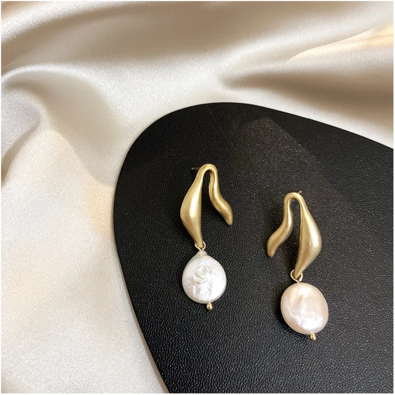 New Korean Retro Irregular Gold Silver Matte Metal Freshwater Pearl Earrings Women Prevent allergy Pin Baroque Wedding Jewelery