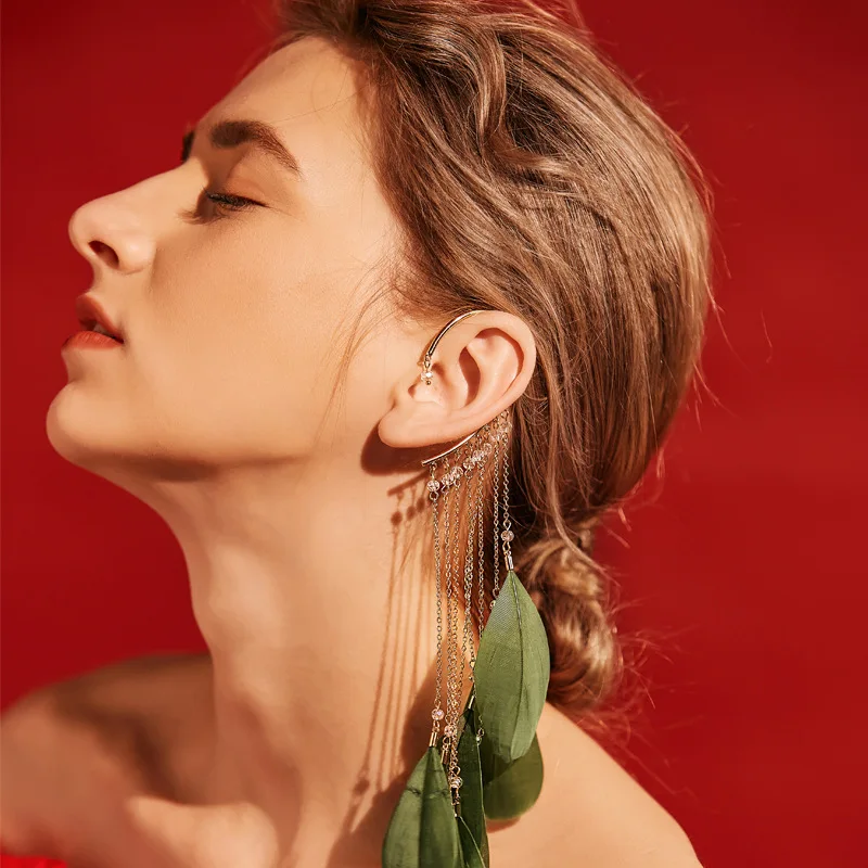 

2019 New 6 Colors Long Clip-on Green Feather Earrings Fashion Simple Costume Party Jewelry Fringe Pending Women Ear Cuff Hanging