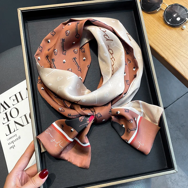 Louis Vuitton monogram scarf bandeau  Monogrammed scarf, Scarf, Luxury  women
